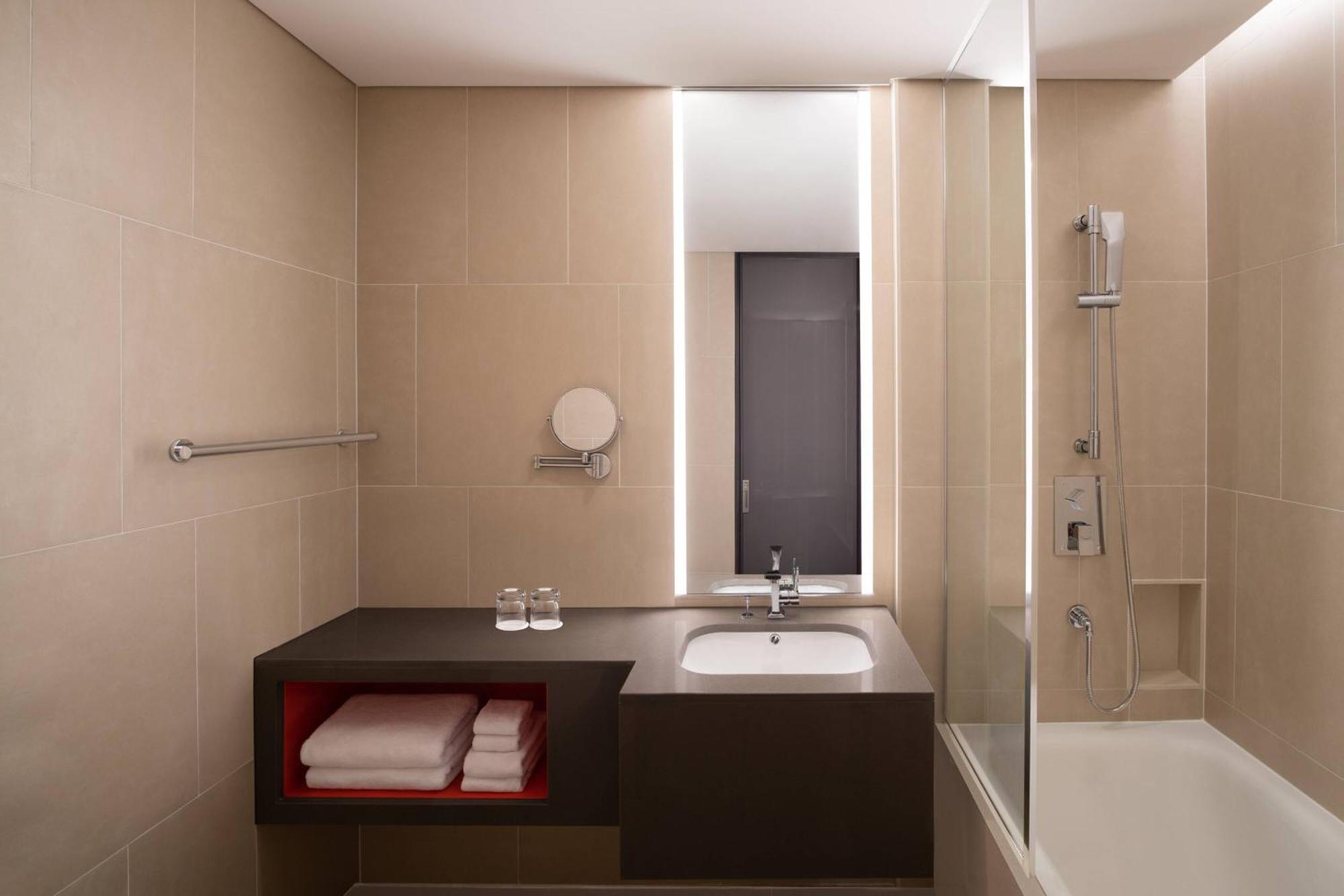 Courtyard By Marriott Suwon Hotel Exterior photo