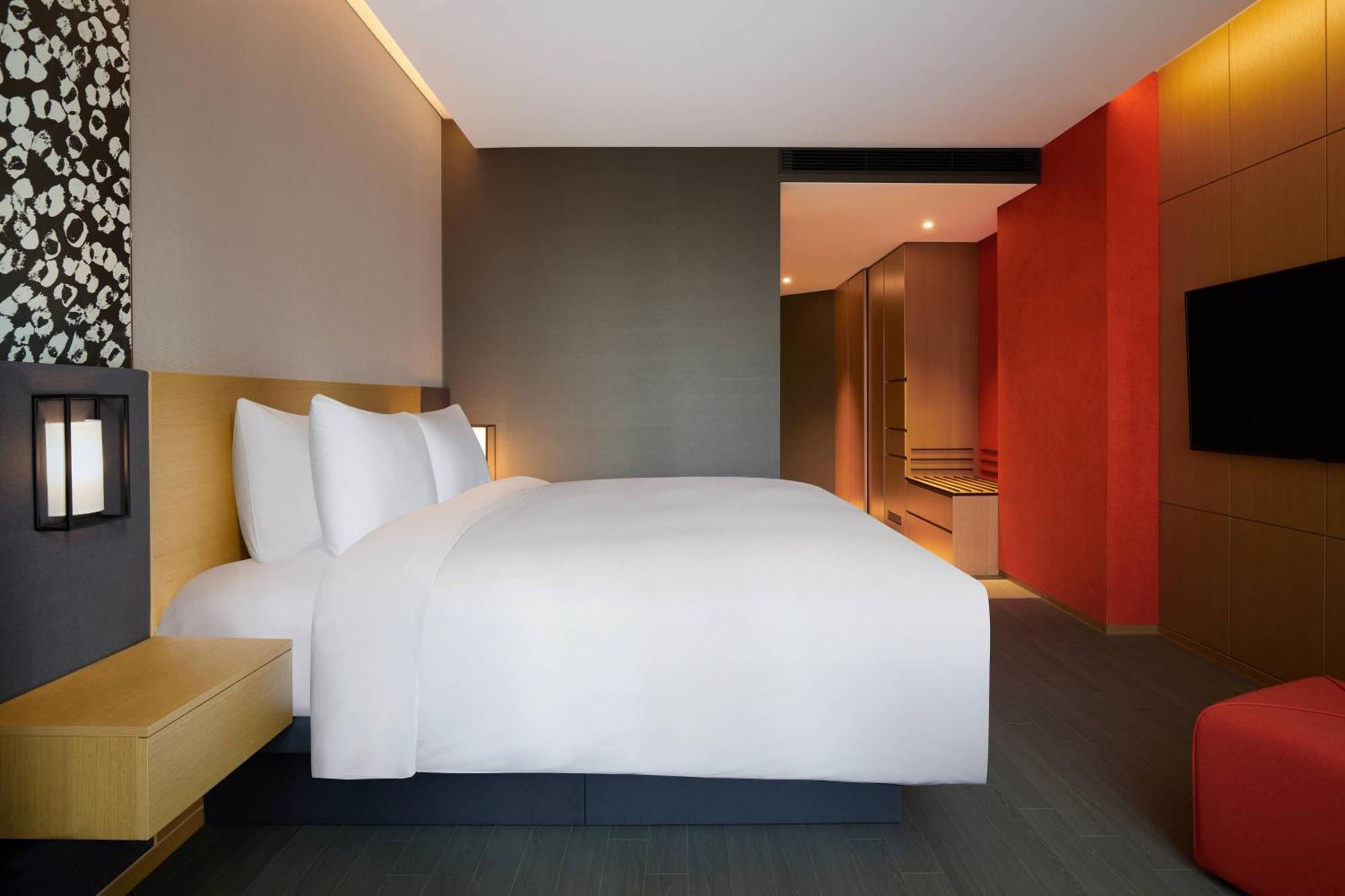 Courtyard By Marriott Suwon Hotel Exterior photo