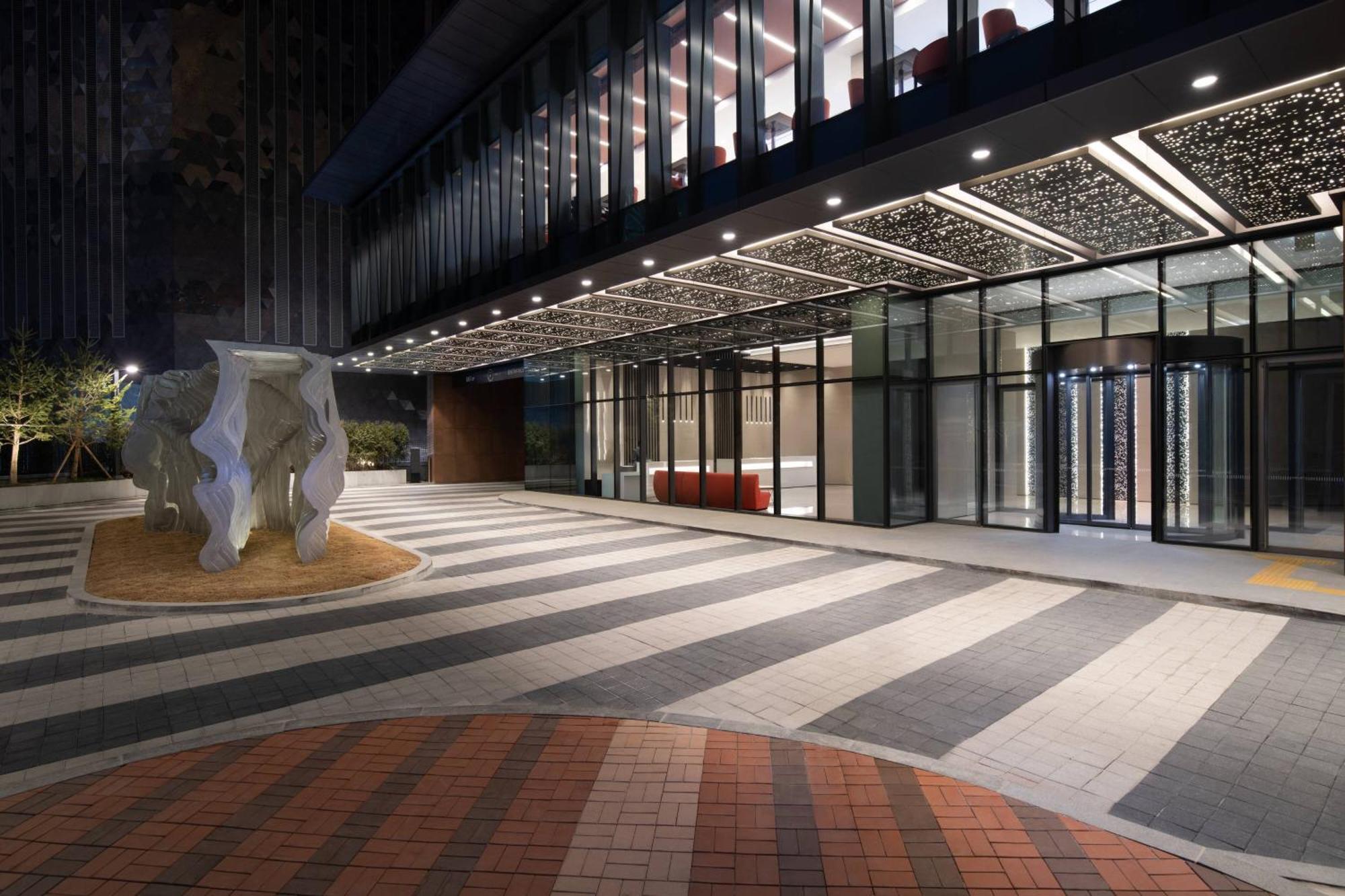 Courtyard By Marriott Suwon Hotel Exterior photo