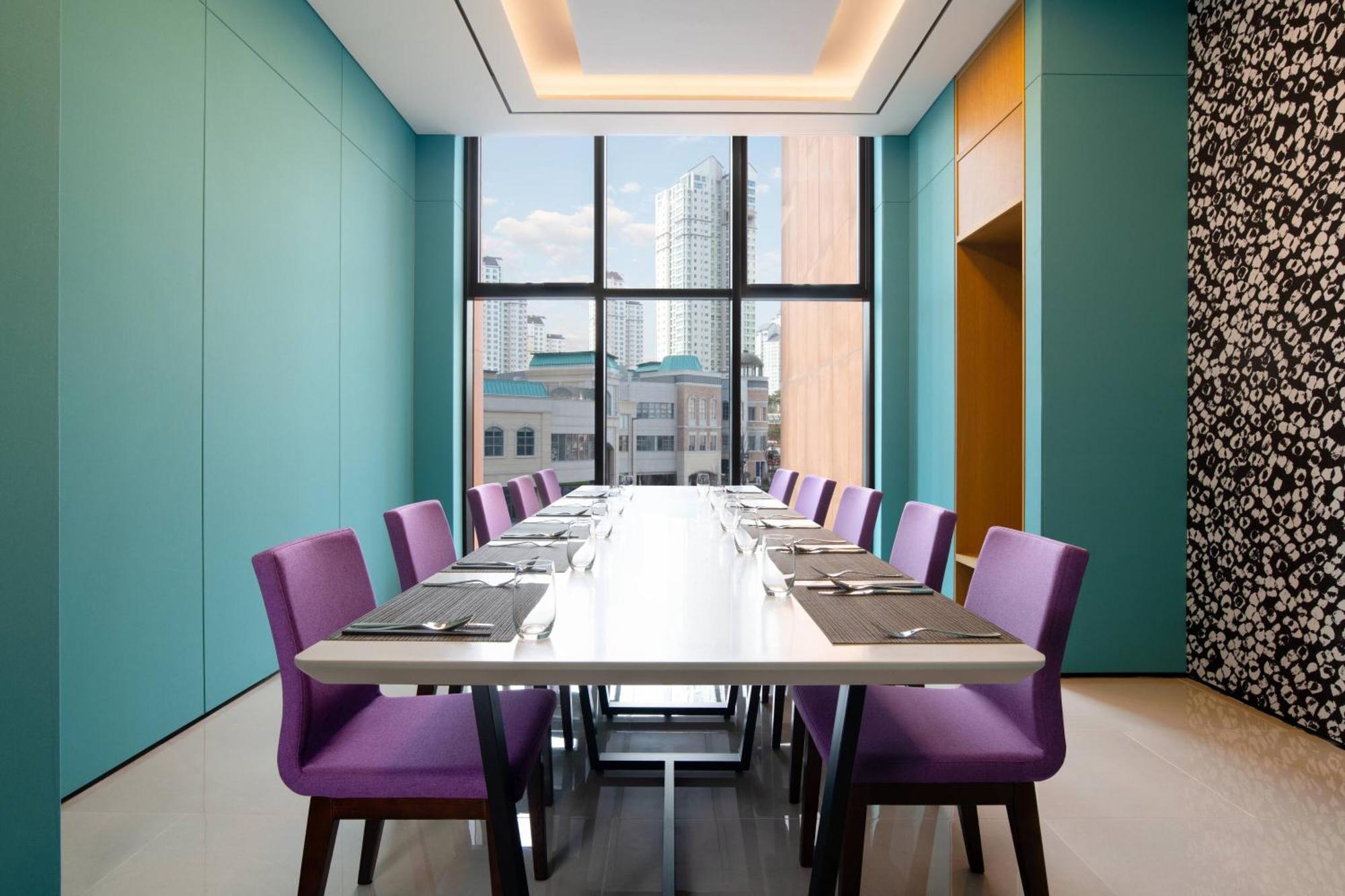 Courtyard By Marriott Suwon Hotel Exterior photo