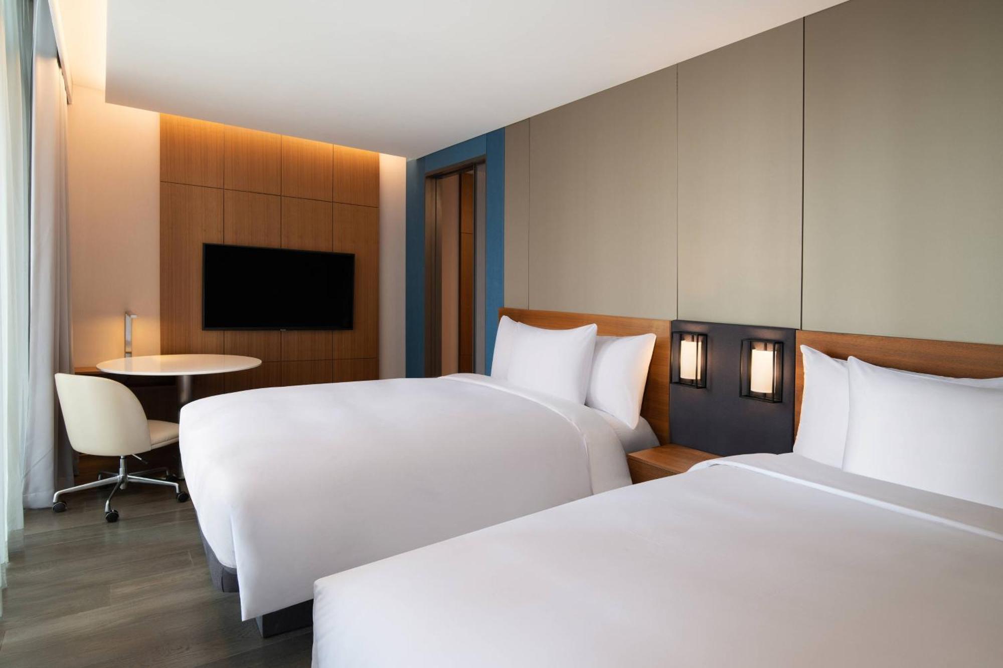 Courtyard By Marriott Suwon Hotel Exterior photo