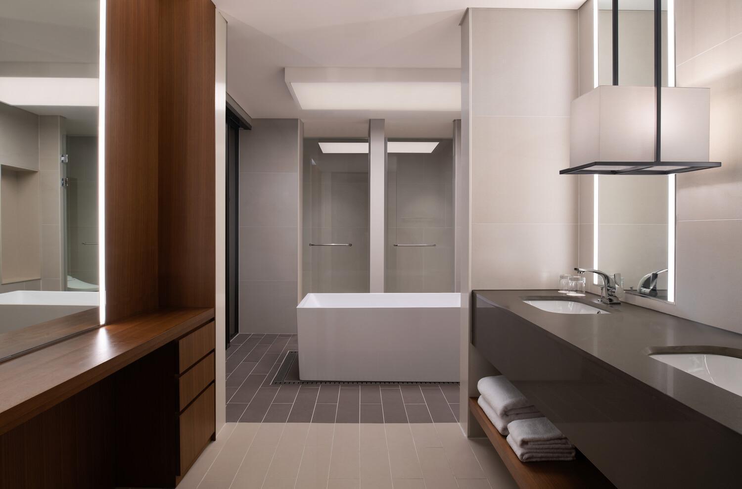 Courtyard By Marriott Suwon Hotel Exterior photo