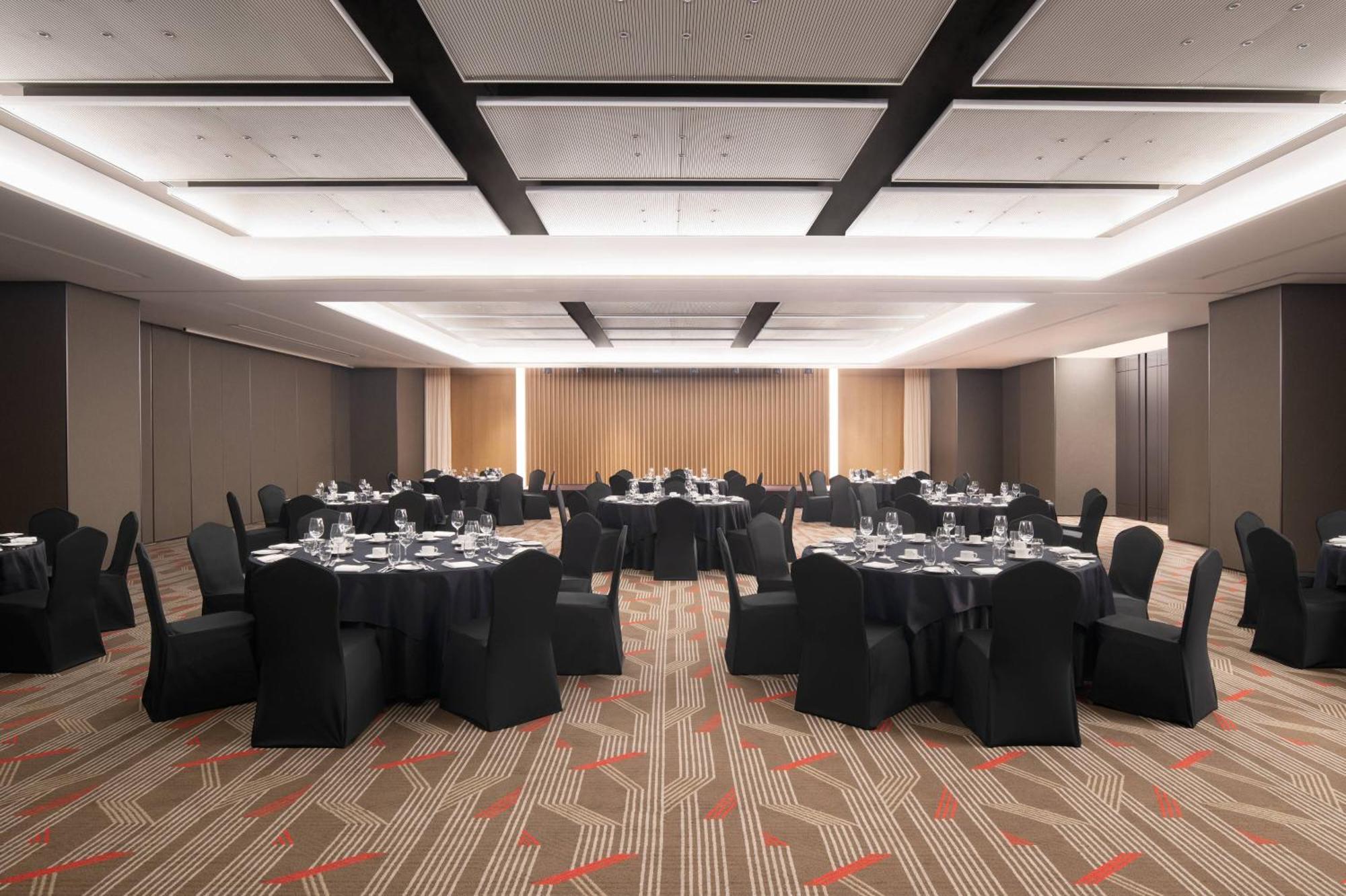 Courtyard By Marriott Suwon Hotel Exterior photo