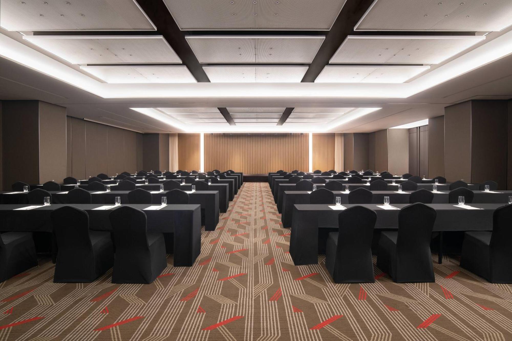 Courtyard By Marriott Suwon Hotel Exterior photo